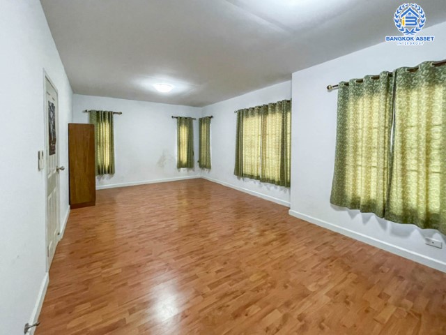 บ้านแฝดมือสองย่านนทบุรี ม.พฤกษาวิลเลจ22 บางกรวย-ไทรน้อย เนื้อที่ 39.1 ตร.ว. ฟังก์ชัน 3 ห้องนอน 2 ห้องน้ำ 2 ที่จอด บนทำเลที่ เดินทางสะดวก เชื่อมต่อถนน นครอินทร์ ,ถนนบางกรวย-ไทรน้อย ,ซอยวัดสังฆทาน เข้าเมืองสะดวก ใกล้รถไฟฟ้าสายสีม่วง "สถานีแยกติวานนท์" และ ใกล้จุดขึ้นทางด่วน "พระราม7"